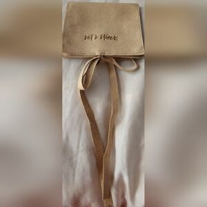 Set & Stone Anklet Gold and White stones with felt case New FABFITFUN CHARITY